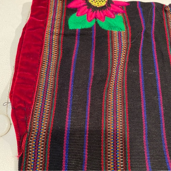 Hand Made Mayan floral embroidered top no size - Picture 9 of 11